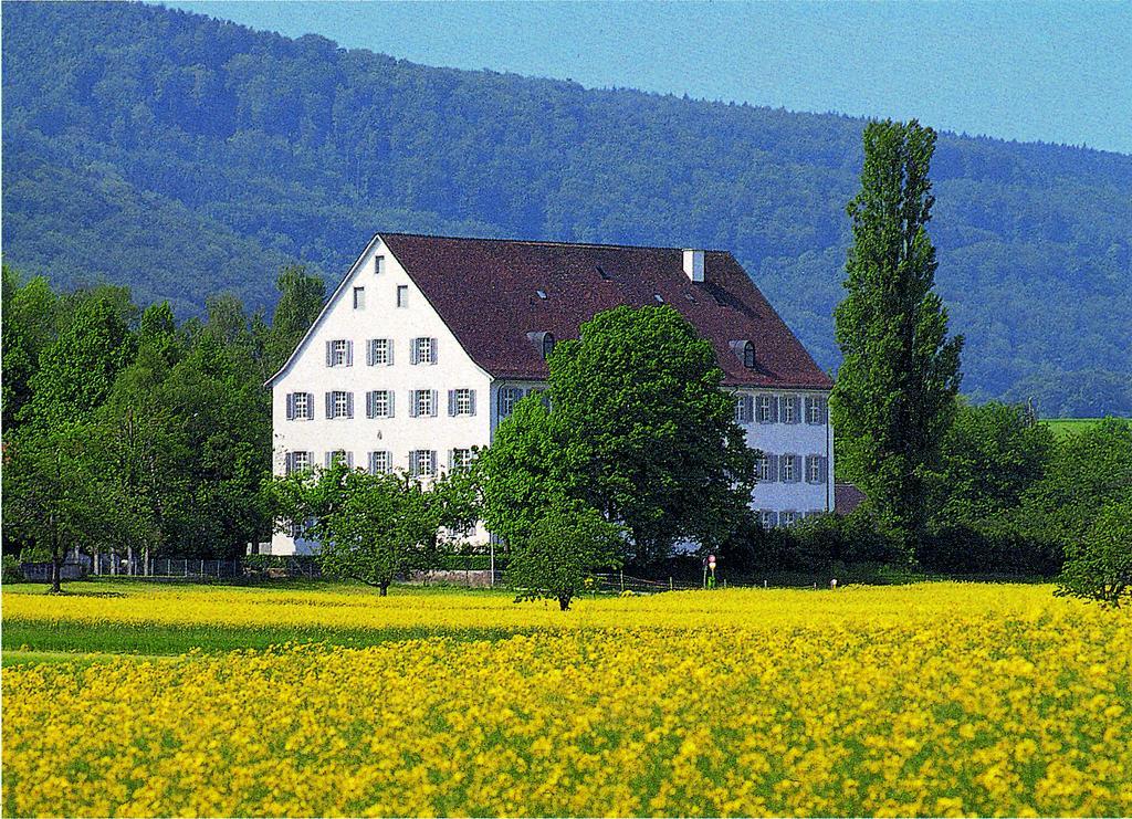 Klosterhotel Kreuz Mariastein Buitenkant foto