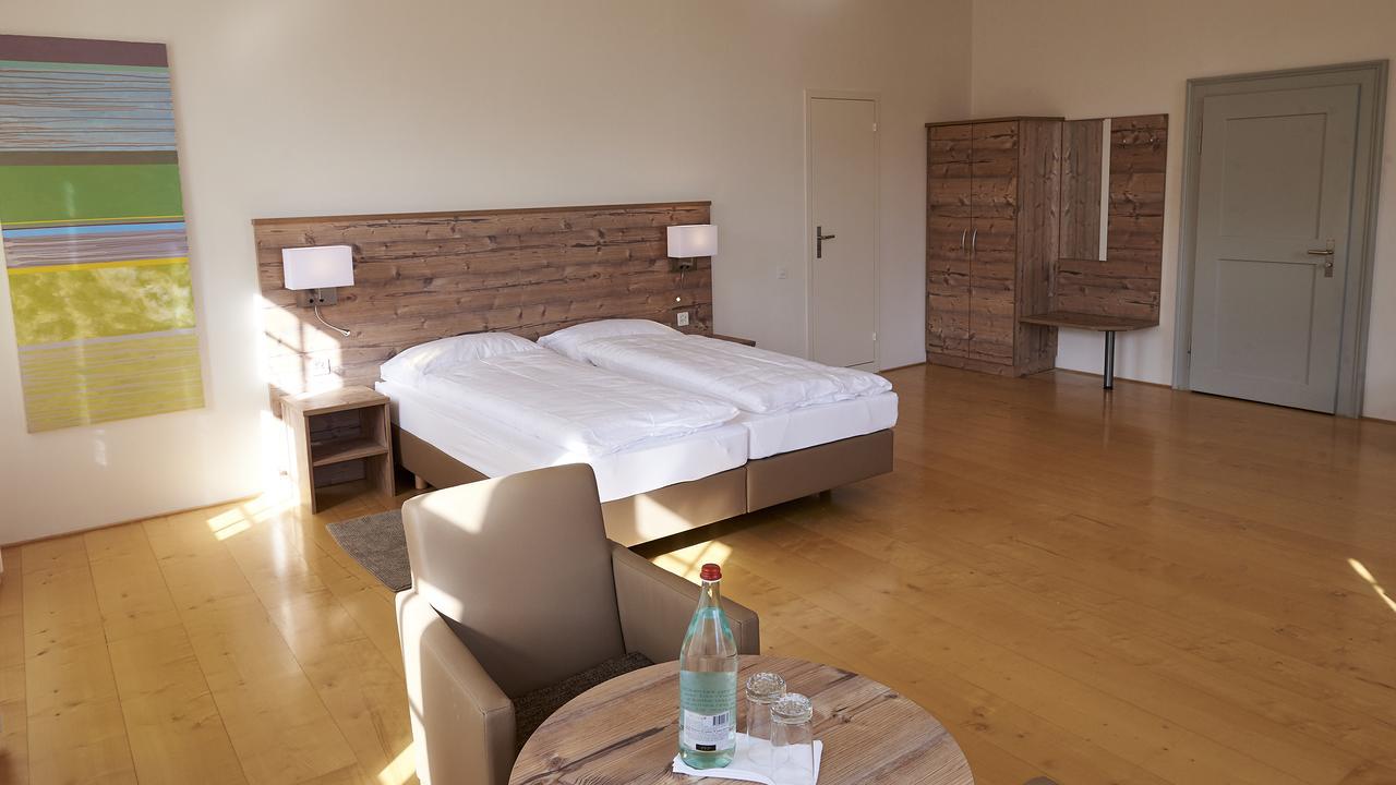 Klosterhotel Kreuz Mariastein Buitenkant foto
